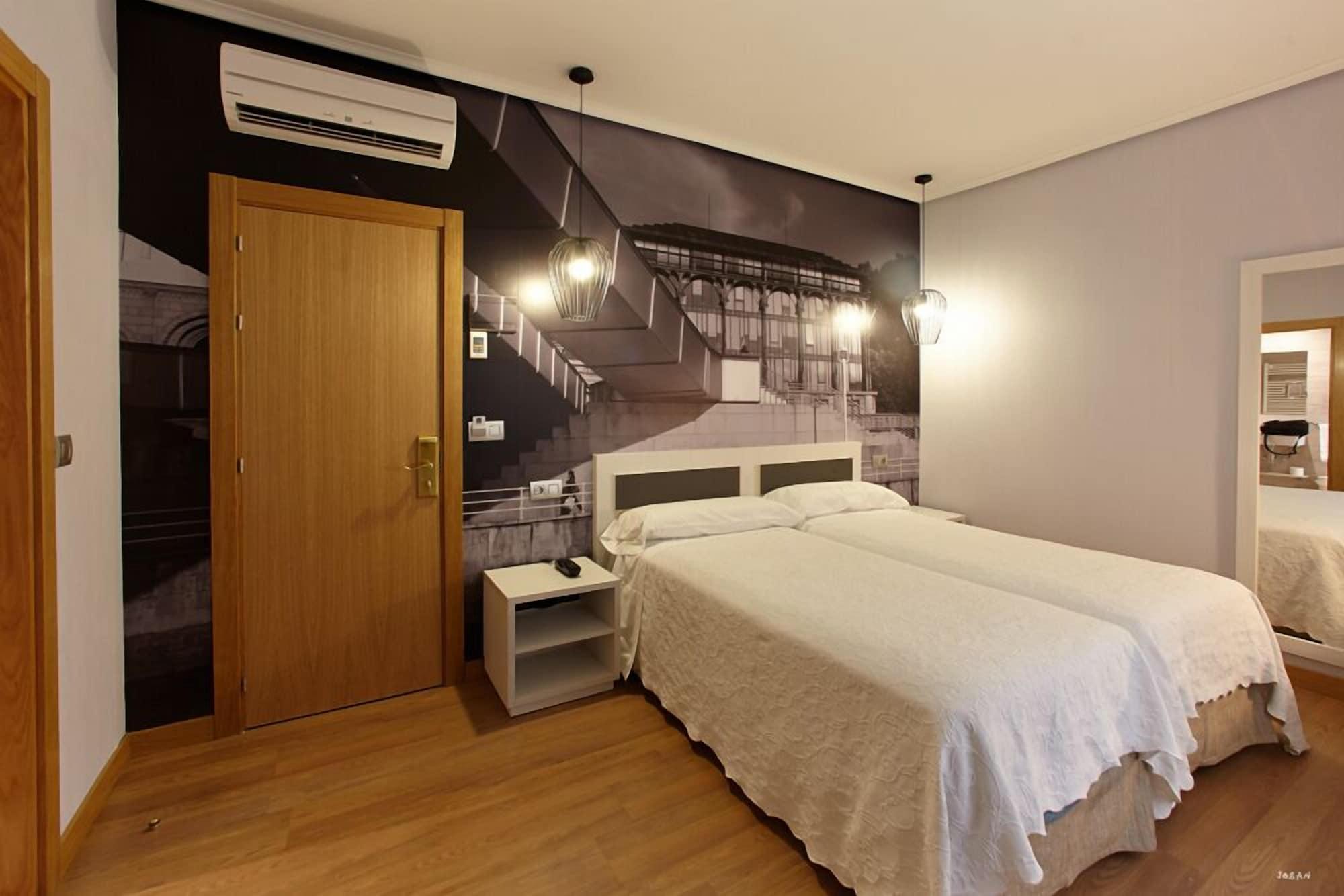 Hotel Sirimiri Bilbao Exteriör bild
